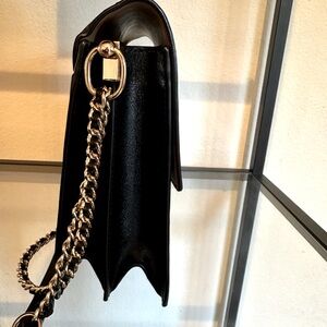 EXCELLENT CONDITION! Tory Burch Parker Convertible Shoulder Bag- Blk color